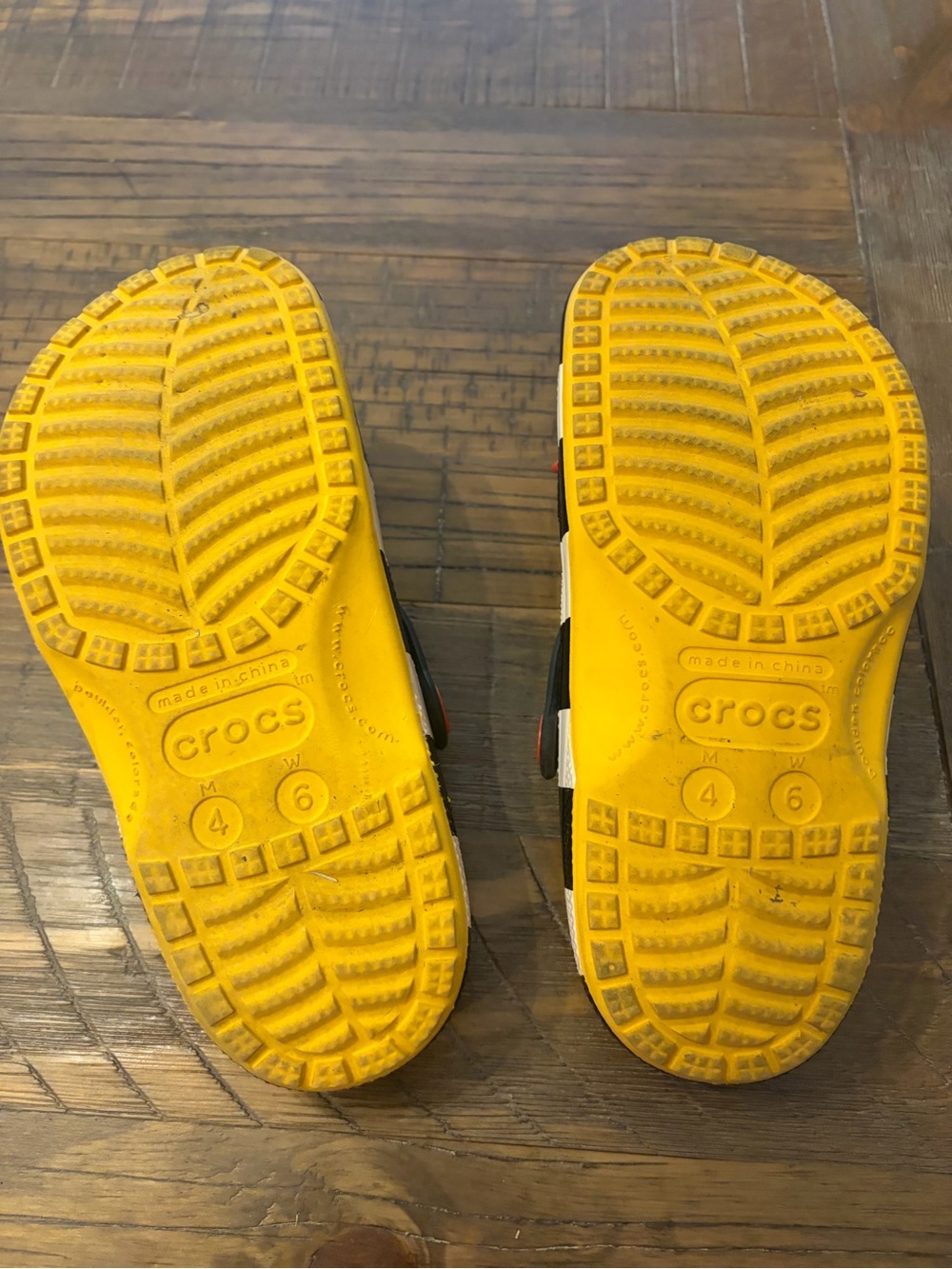 McDonald’s Hamburglar Crocs - Picture 5 of 6